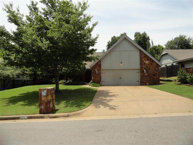 7430 Oxford East Avenue - Photo 1