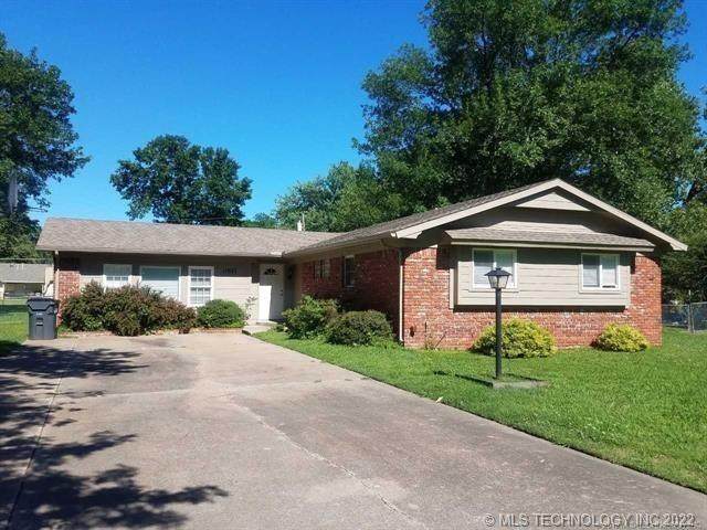 11927 85th East Avenue - Photo 1