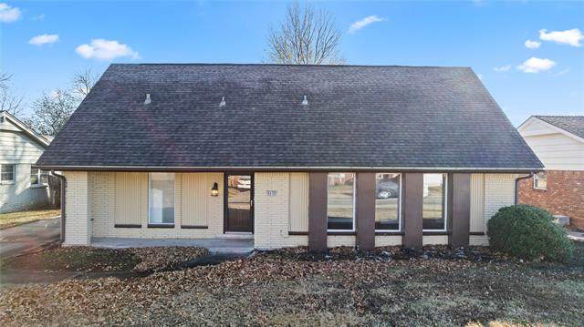 6636 46th Place - Photo 1