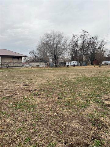 Hickory Avenue - Photo 1