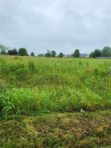 South Avenue - Photo 1