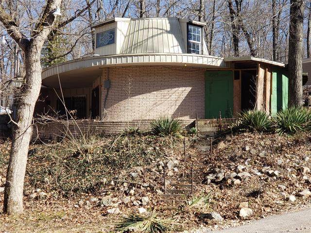 114 Oaks - Photo 1