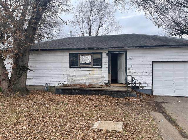 1809 Hickory Avenue - Photo 1