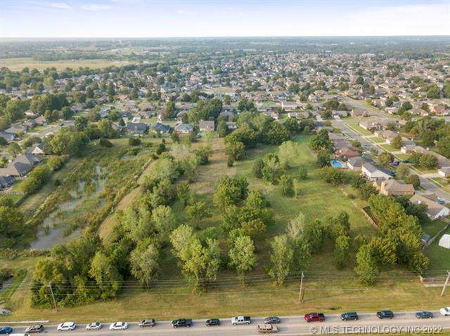 10857 116th Street North - Photo 1