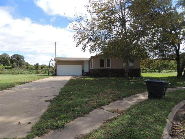 2901 Maple Drive - Photo 1