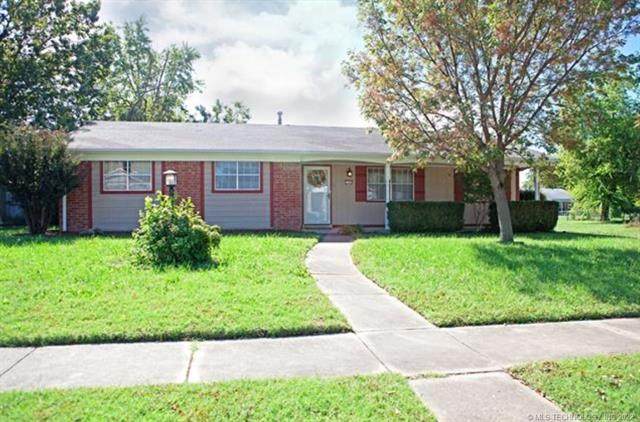725 Oakland Street - Photo 1