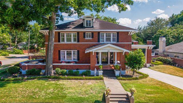 902 Stanley Street - Photo 1