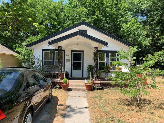 215 Pine Street - Photo 1