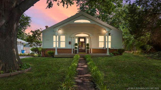 2116 19th Street - Photo 1