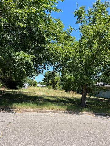 809 9th Street - Photo 1
