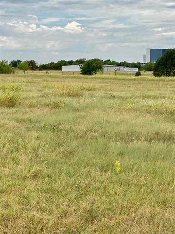 2605 Rodeo - Photo 1