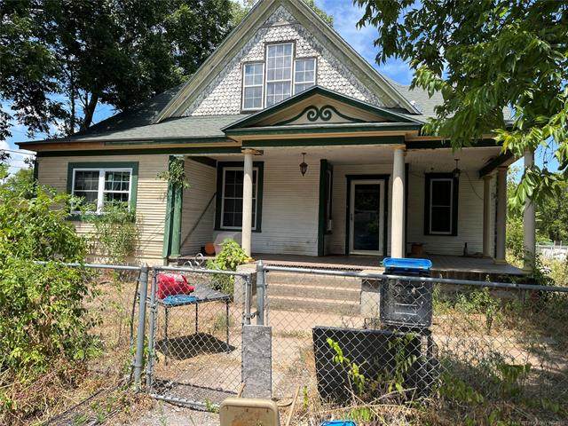 604 5th Street - Photo 1