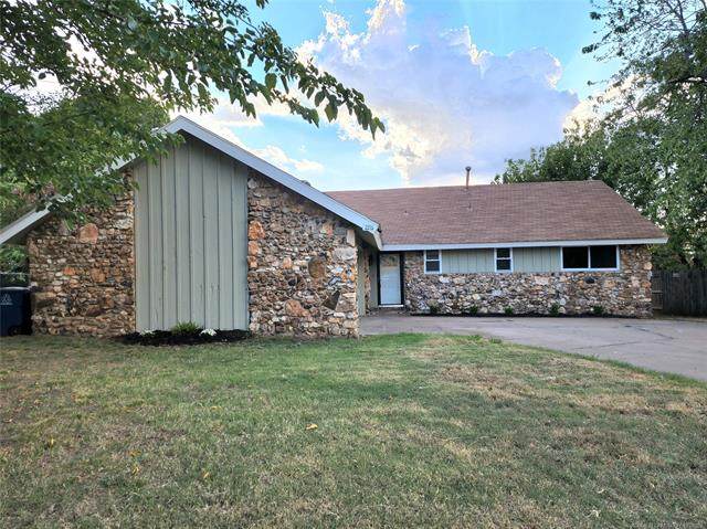 3216 67th East Avenue - Photo 1