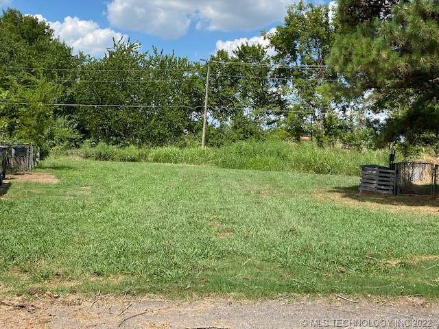 8 Park Circle - Photo 1
