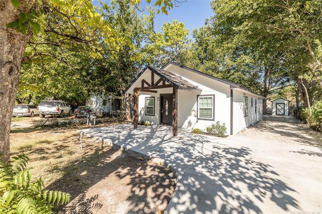 4839 33rd Avenue - Photo 1