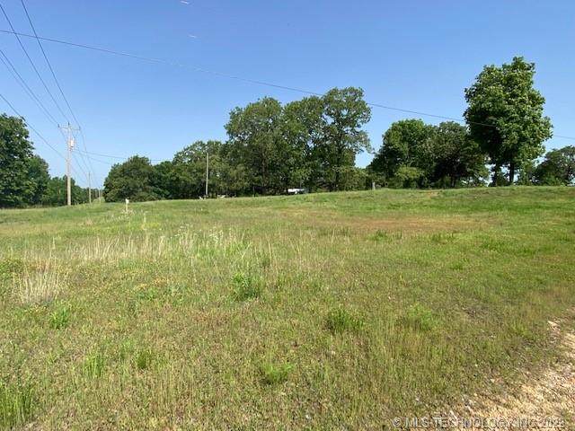 7551 Oak Drive - Photo 1