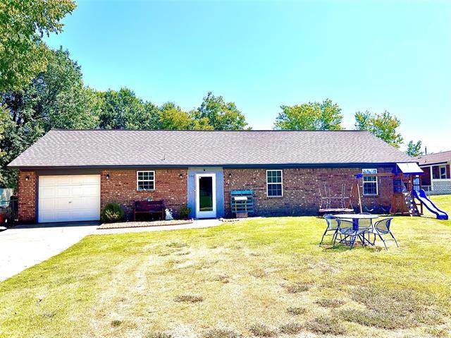 306 10th Street - Photo 1