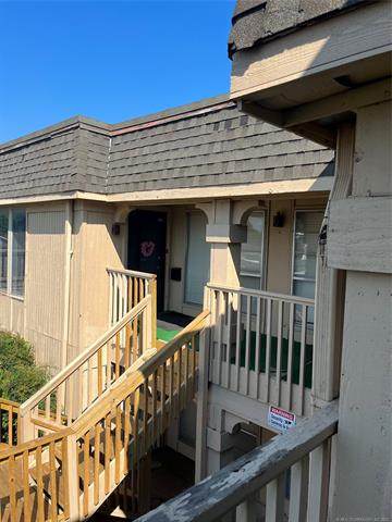 6004 Newport Avenue - Photo 1