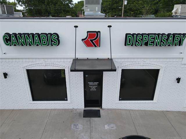 1702 Commerce Street - Photo 1