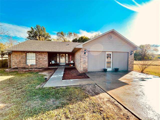1105 Bayless Street - Photo 1
