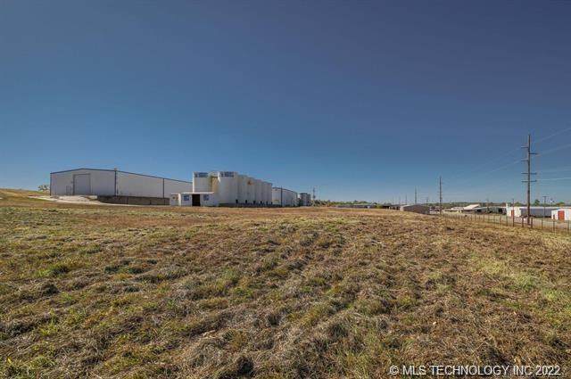 1610 Electric - Photo 1