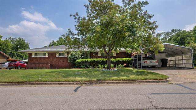 912 Maxwell - Photo 1