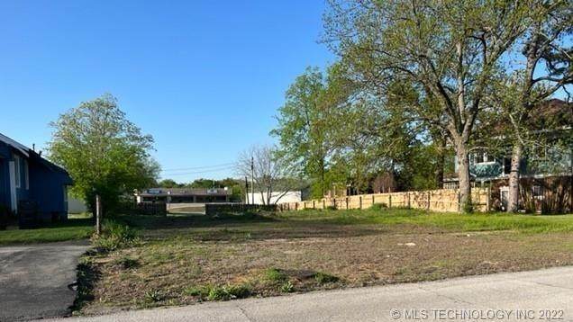 900 7th Street - Photo 1