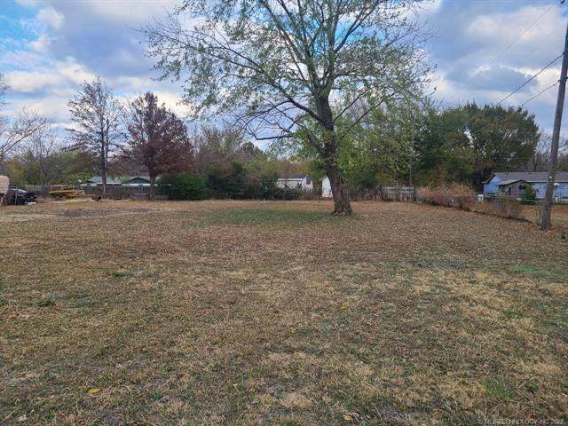 1031 Pine Street - Photo 1