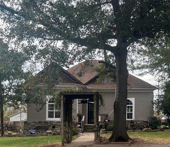 518 Adams - Photo 1