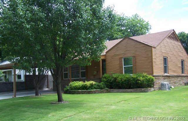 2122 Dewey Avenue - Photo 1