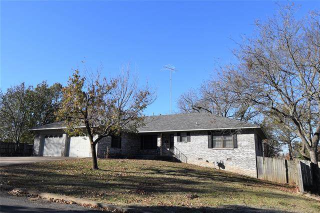 711 Oklahoma Avenue - Photo 1