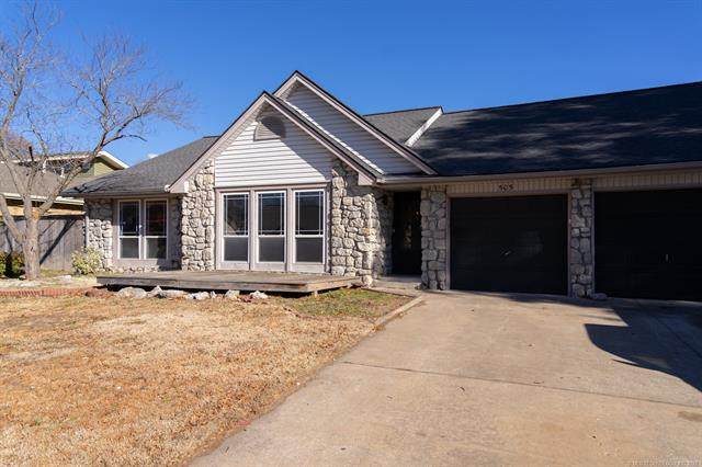 505 26th Street - Photo 1