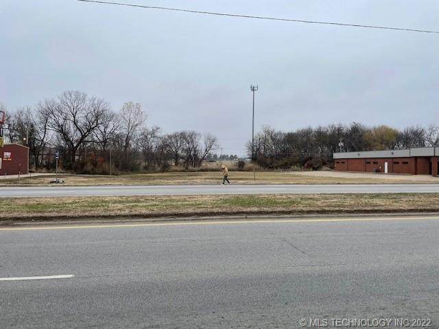 621 32nd - Photo 1