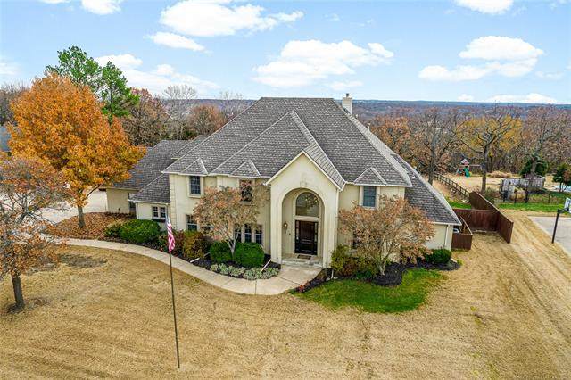 5120 Oak Leaf Drive - Photo 1