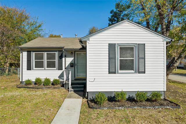 1517 45th Place - Photo 1