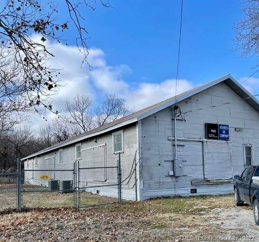 301 Townsend - Photo 1