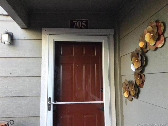 9031 Delaware Avenue - Photo 1