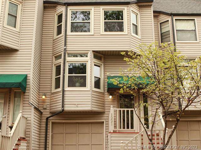 1221 Lawton Avenue - Photo 1