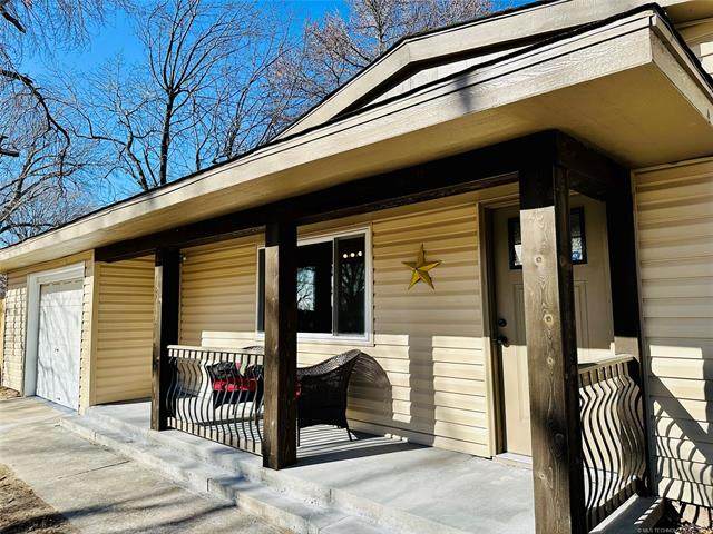 2916 Columbus Avenue - Photo 1