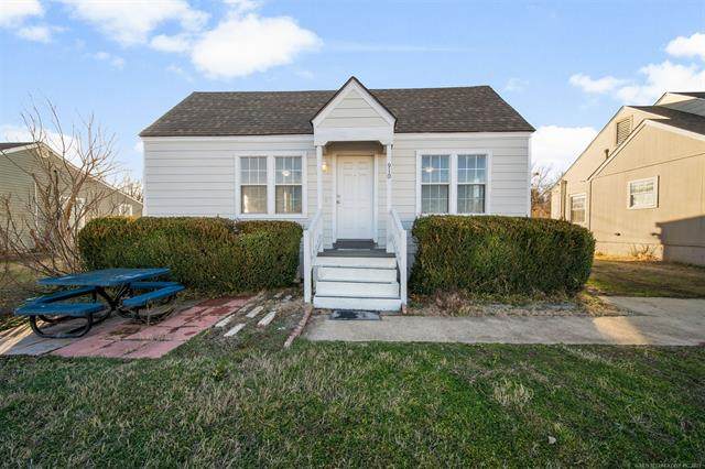 910 Division Street - Photo 1