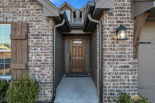 9016 132nd Street - Photo 1