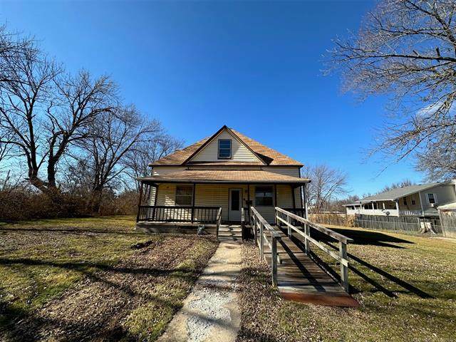 207 Graham Avenue - Photo 1