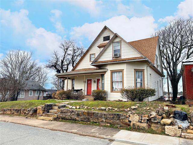 319 1st Street - Photo 1