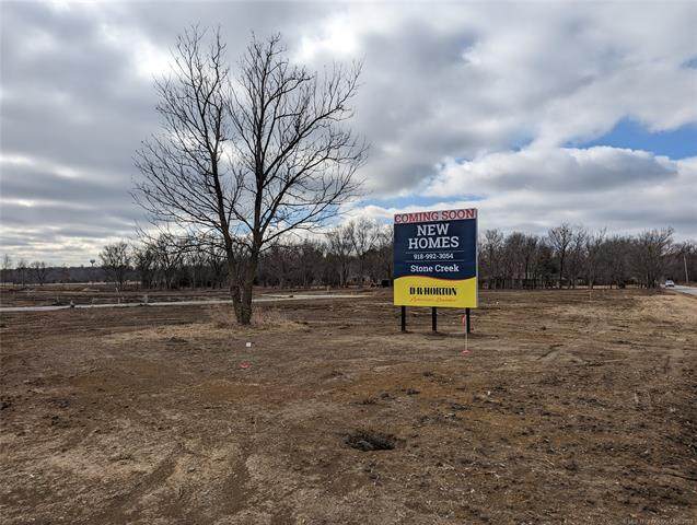 2704 Stonecreek Drive - Photo 1