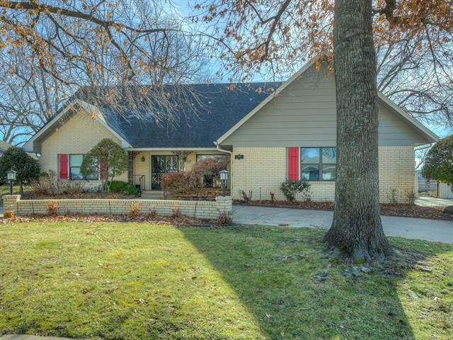 409 Fairway Drive - Photo 1