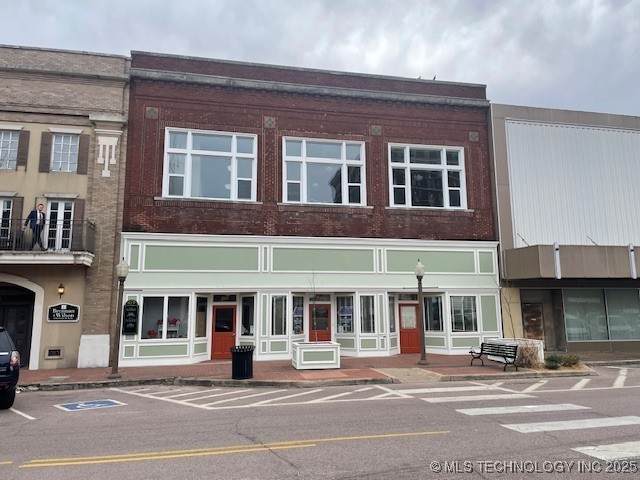 419 Broadway Street - Photo 1