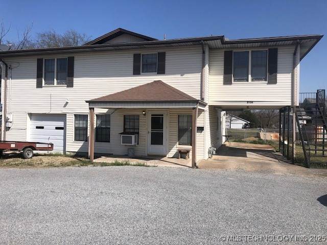 2104 Main - Photo 1