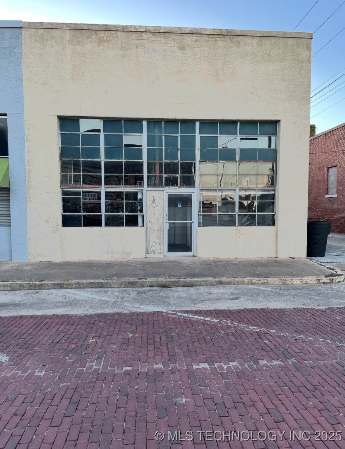 111 Mcclure - Photo 1