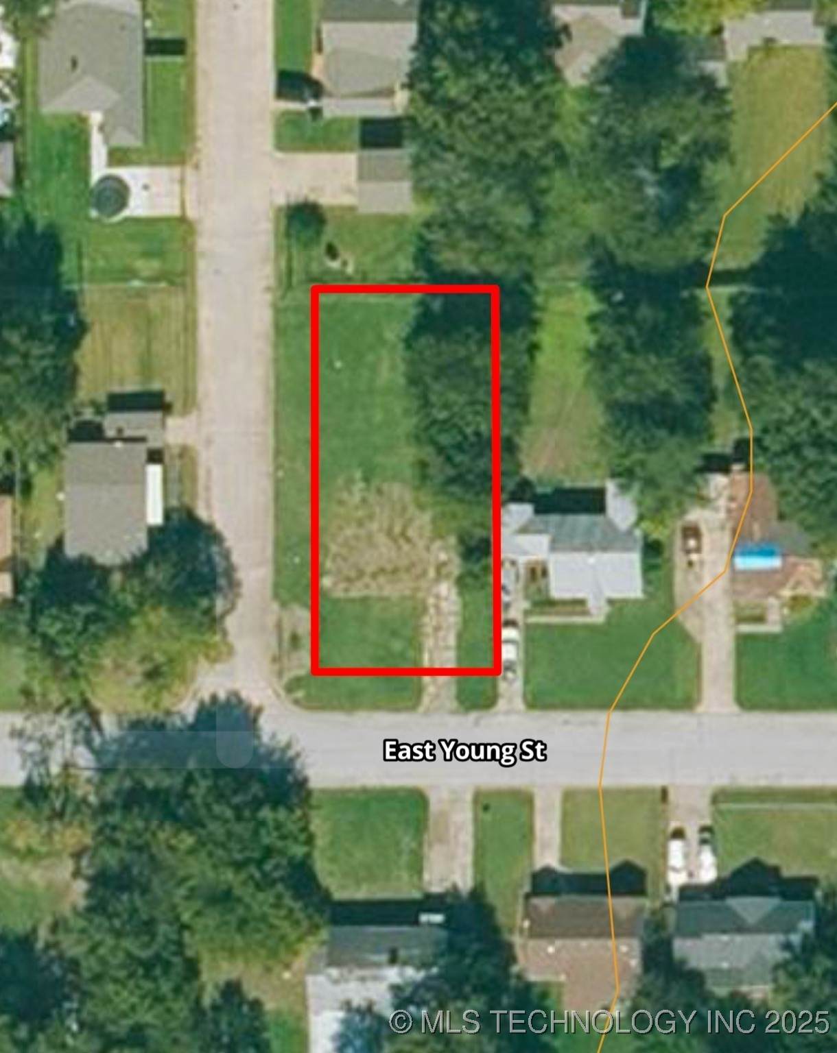 303 Young Street - Photo 1