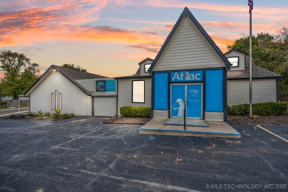 1823 51st Street - Photo 1